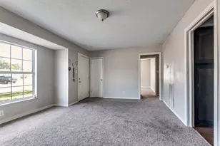 930 Shawnee Trce, Grand Prairie, TX 75051 - Photo 3