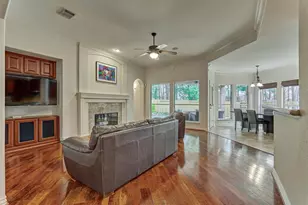 11 N French Oaks Circle, The Woodlands, TX 77382 - Photo 9