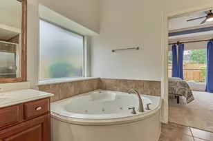 11 N French Oaks Circle, The Woodlands, TX 77382 - Photo 23