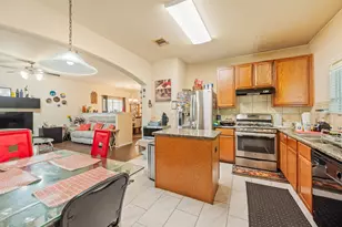 7302 Pavilion Dr, Houston, TX 77083 - Photo 33