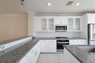 1315 Oneil St, Houston, TX 77019 - Photo 9