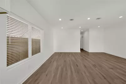 8402 Double Avenue #B, Houston, TX 77088 - Photo 9