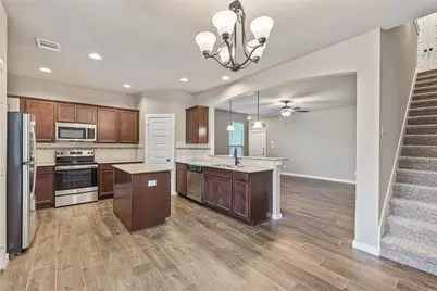 217 Oakcrest, Conroe, TX 77304 - Photo 3