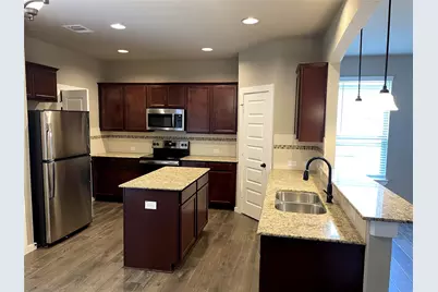 217 Oakcrest, Conroe, TX 77304 - Photo 9