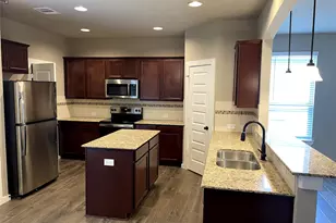 217 Oakcrest, Conroe, TX 77304 - Photo 9