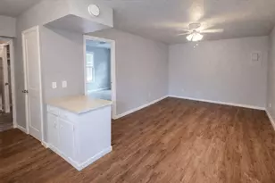 511 W Cleveland St, Alvin, TX 77511 - Photo 3