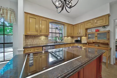 25 Cascade Springs Place, The Woodlands, TX 77381 - Photo 9