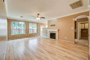 4731 Silverlake Dr, Sugar Land, TX 77479 - Photo 9