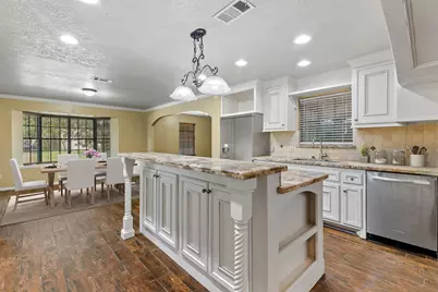 10703 Crestfield Court, Houston, TX 77070 - Photo 5