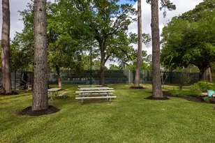 10703 Crestfield Ct, Houston, TX 77070 - Photo 33