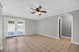 12207 Flushing Meadows Dr, Houston, TX 77089 - Photo 5