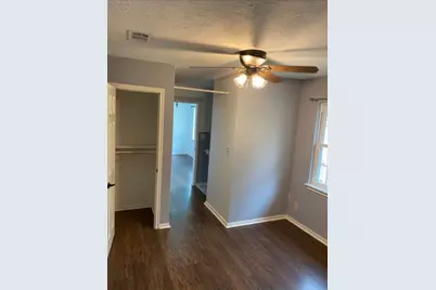 111 E Southland Avenue, Alvin, TX 77511 - Photo 5