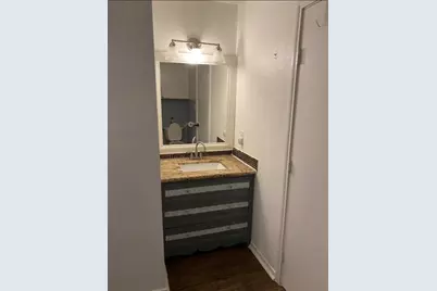 111 E Southland Avenue, Alvin, TX 77511 - Photo 3