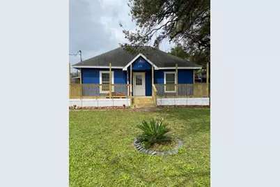 111 E Southland Avenue, Alvin, TX 77511 - Photo 1