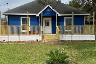 111 E Southland Ave, Alvin, TX 77511 - Photo 1