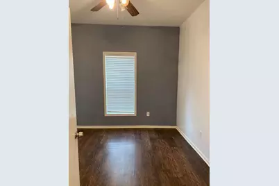 111 E Southland Avenue, Alvin, TX 77511 - Photo 7