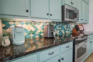 1100 Fountain View Dr, Crystal Beach, TX 77650 - Photo 27