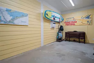 1100 Fountain View Dr, Crystal Beach, TX 77650 - Photo 17