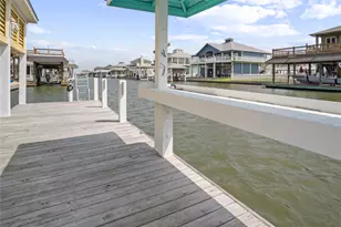 1100 Fountain View Dr, Crystal Beach, TX 77650 - Photo 43