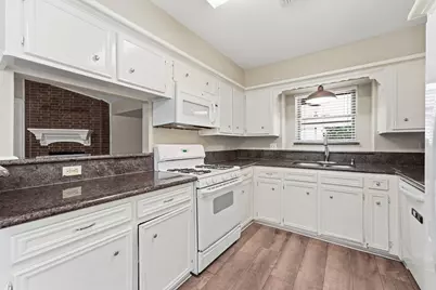 602 Briarclift Lane, Baytown, TX 77521 - Photo 9