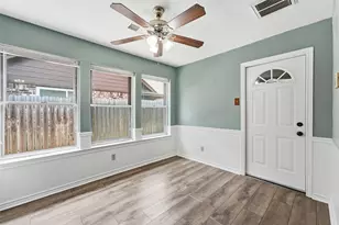 602 Briarclift Ln, Baytown, TX 77521 - Photo 11