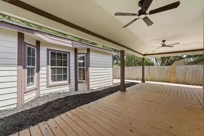 602 Briarclift Lane, Baytown, TX 77521 - Photo 21