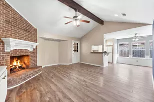 602 Briarclift Ln, Baytown, TX 77521 - Photo 5