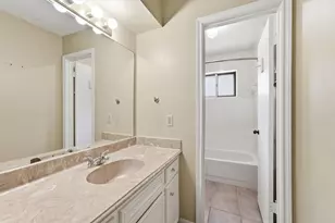 602 Briarclift Ln, Baytown, TX 77521 - Photo 19