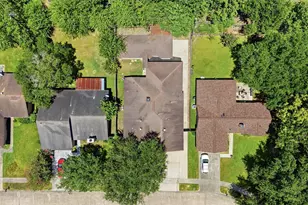 602 Briarclift Ln, Baytown, TX 77521 - Photo 29