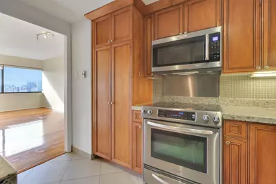 5000 Montrose Boulevard #18C, Houston, TX 77006 - Photo 5