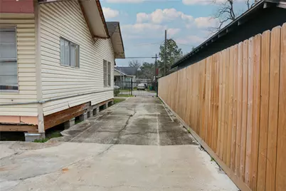 10 Jenkins Street, Houston, TX 77003 - Photo 15
