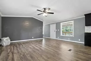 12560 Royal W Dr, Conroe, TX 77303 - Photo 3