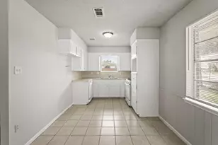 1802 Mosher Ln, Houston, TX 77088 - Photo 11