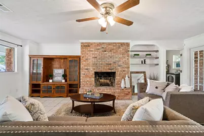 9214 Bronco Drive, Houston, TX 77055 - Photo 9