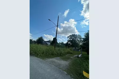 7524 Peachtree Street, Houston, TX 77016 - Photo 3