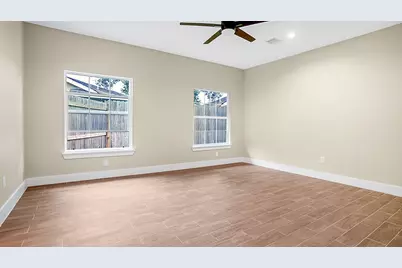 7727 Chasewood Drive, Missouri City, TX 77489 - Photo 11