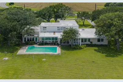 1700 S Virginia, Port Lavaca, TX 77979 - Photo 1