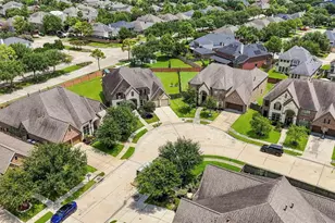 12611 Windy Bridge Ln, Pearland, TX 77584 - Photo 39