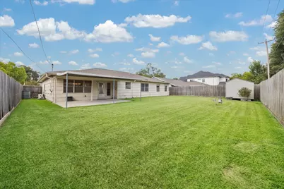 8037 Longridge Drive, Houston, TX 77055 - Photo 21