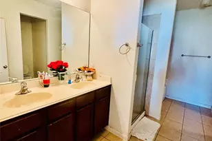 2427 Tracy Ln, Highlands, TX 77562 - Photo 9