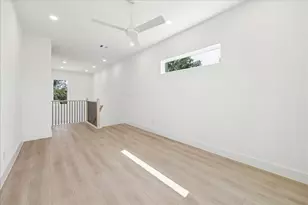 1421 E 36th St, Houston, TX 77022 - Photo 9