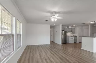 112 Varsity Dr, Huntsville, TX 77340 - Photo 5