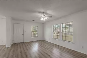 112 Varsity Dr, Huntsville, TX 77340 - Photo 7