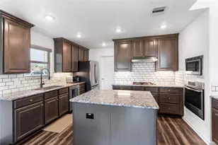 1917 Amado Ln, League City, TX 77573 - Photo 11