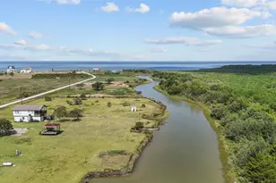 540 Bayou Ave, Anahuac, TX 77514 - Photo 9