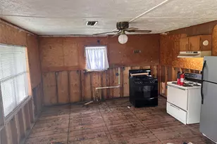 540 Bayou Ave, Anahuac, TX 77514 - Photo 21