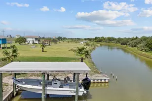 540 Bayou Ave, Anahuac, TX 77514 - Photo 7