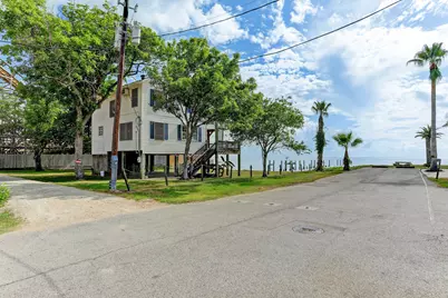 308 Bay Avenue, Kemah, TX 77565 - Photo 5
