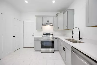 7706 Independence Street #B, Houston, TX 77051 - Photo 11