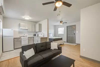 208 W 2nd Street, Sweeny, TX 77480 - Photo 5